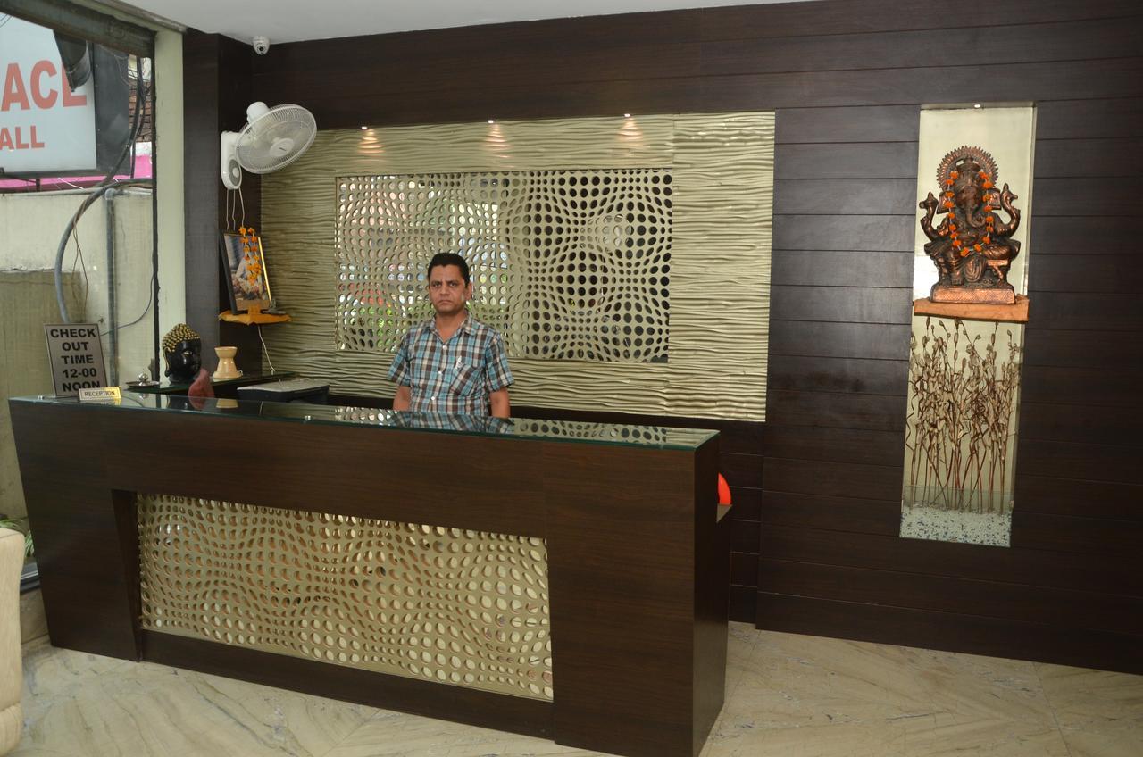 אמריצר Hotel Milan Palace מראה חיצוני תמונה