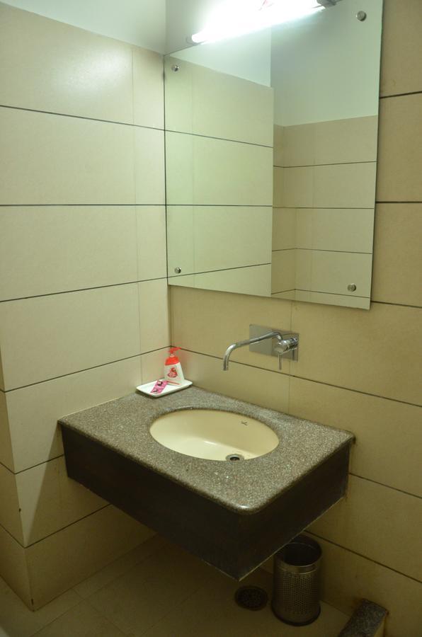 אמריצר Hotel Milan Palace מראה חיצוני תמונה